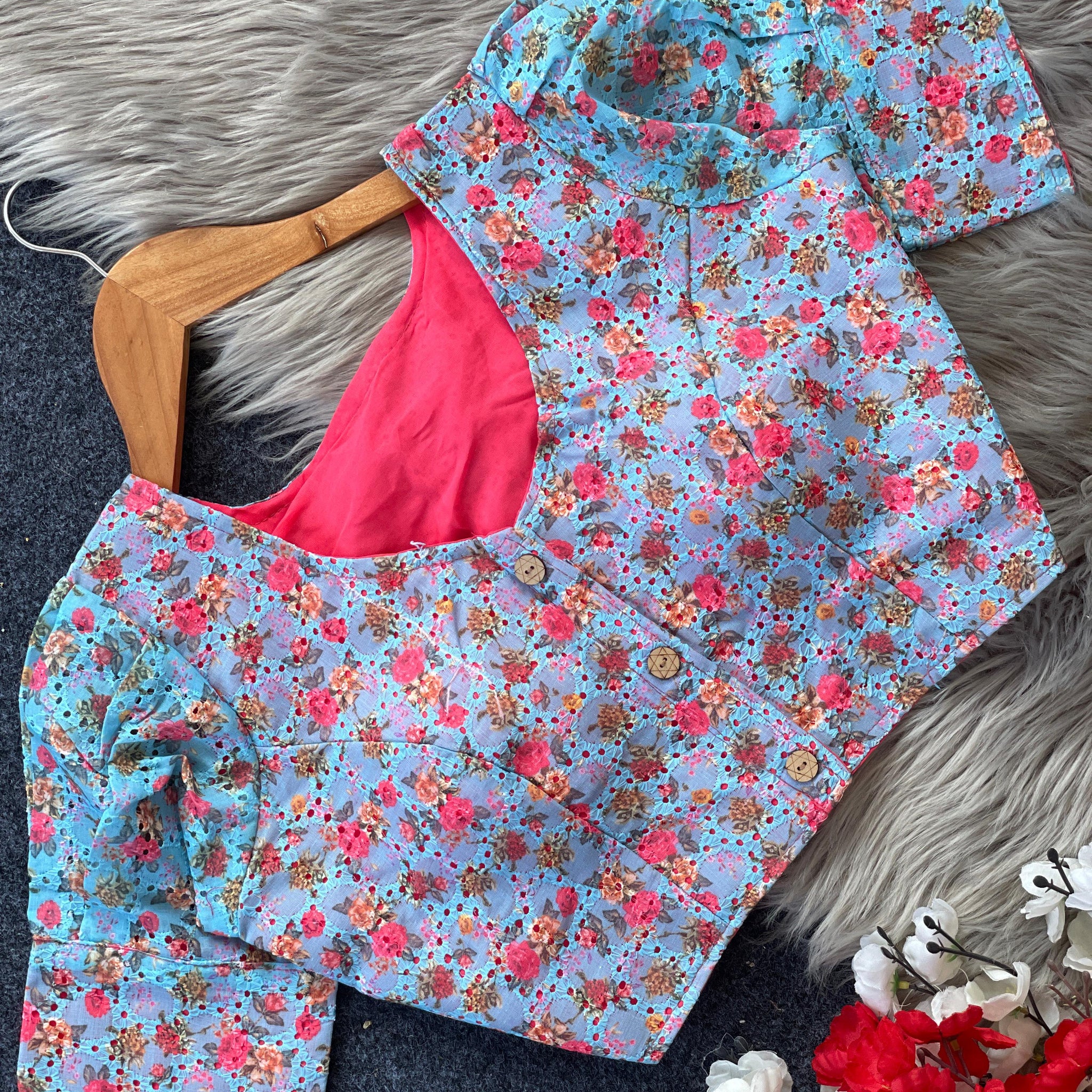Hakoba Blouse