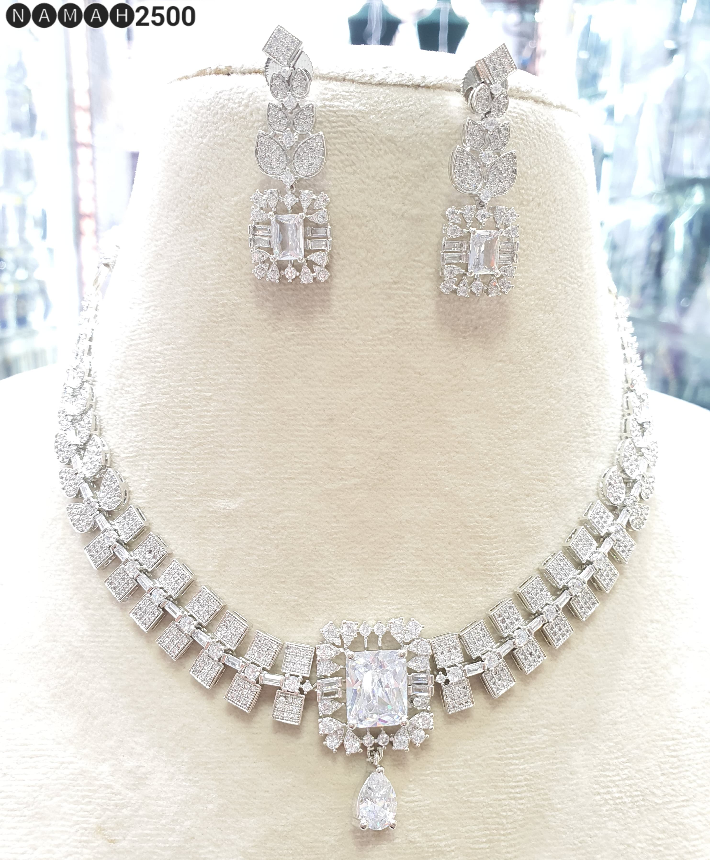 Necklace Set
