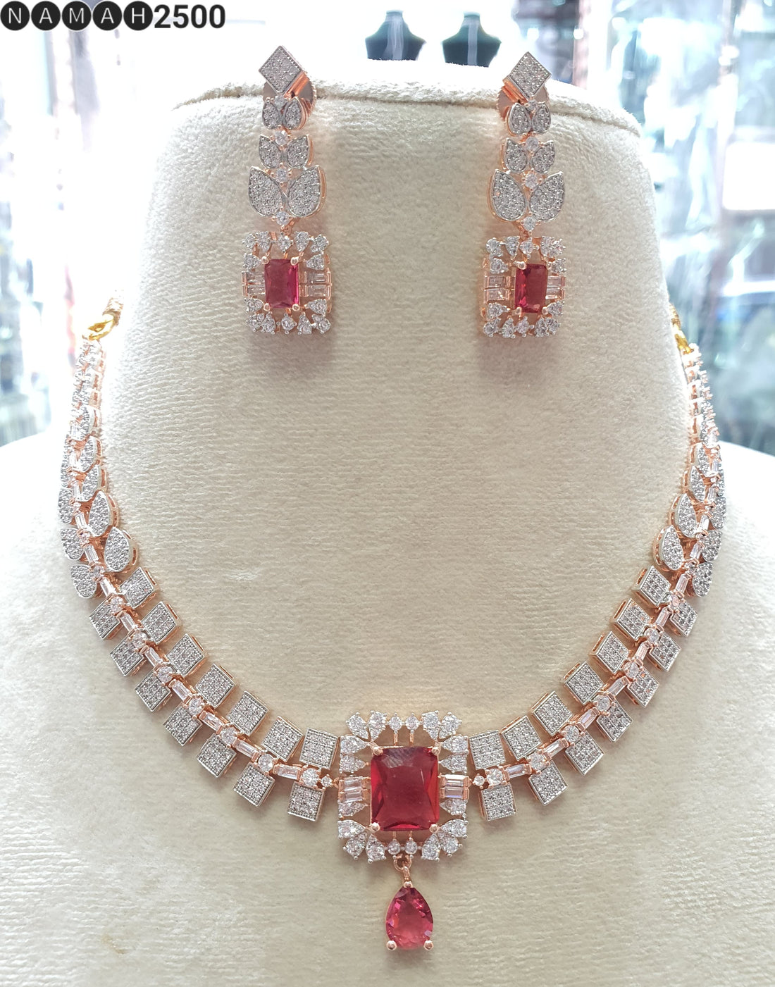 Necklace Set