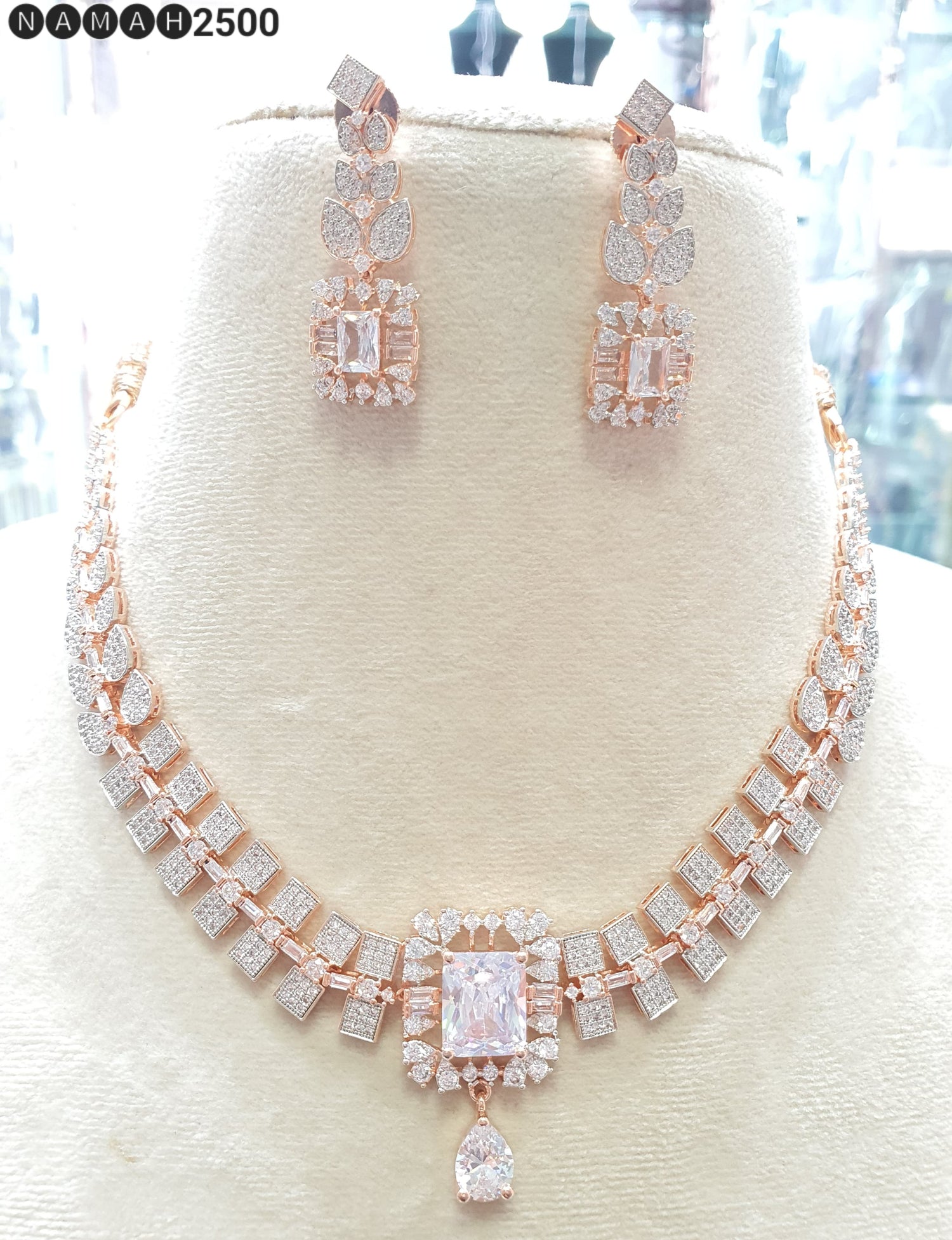 Necklace Set