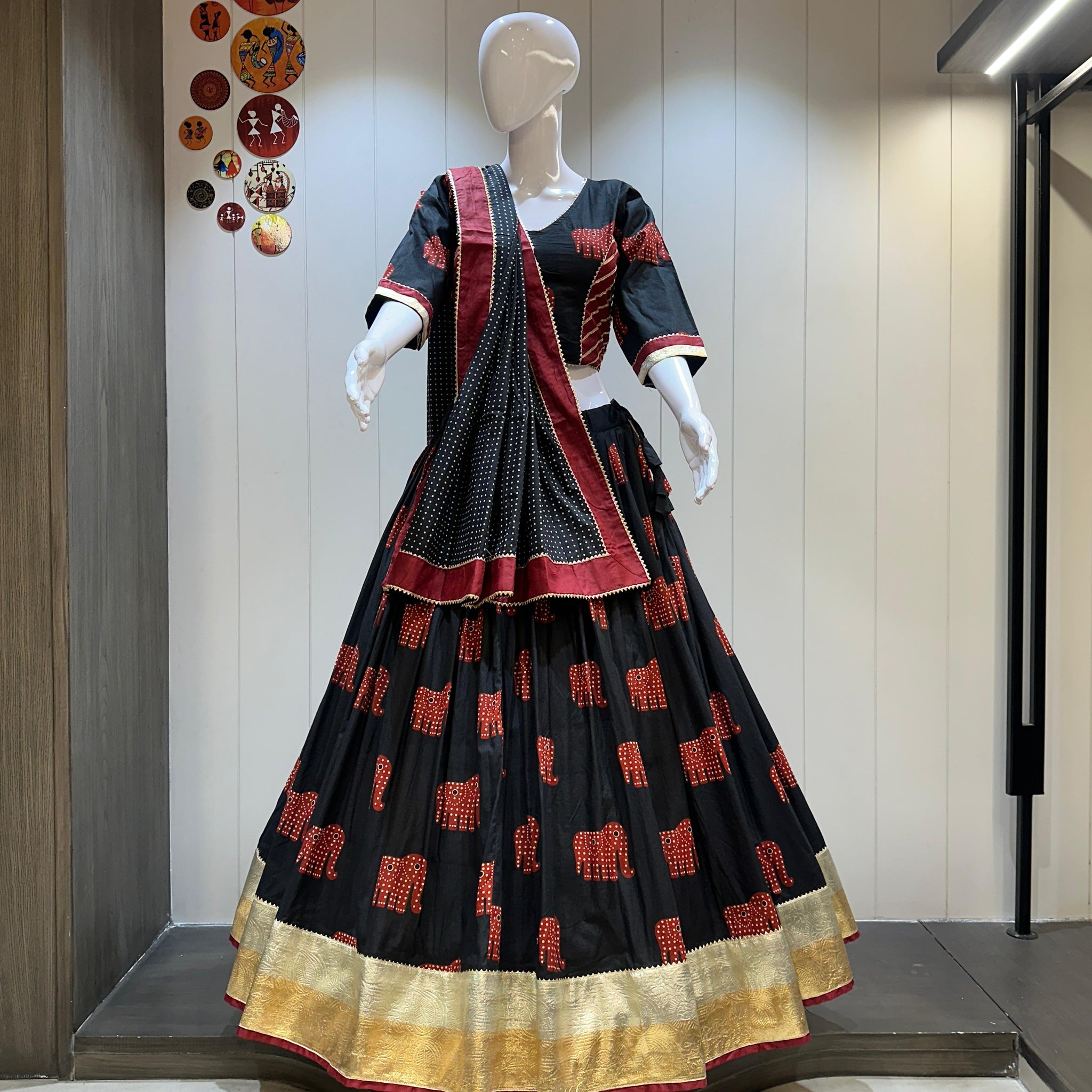 Black Gujarati chaniya choli for garba