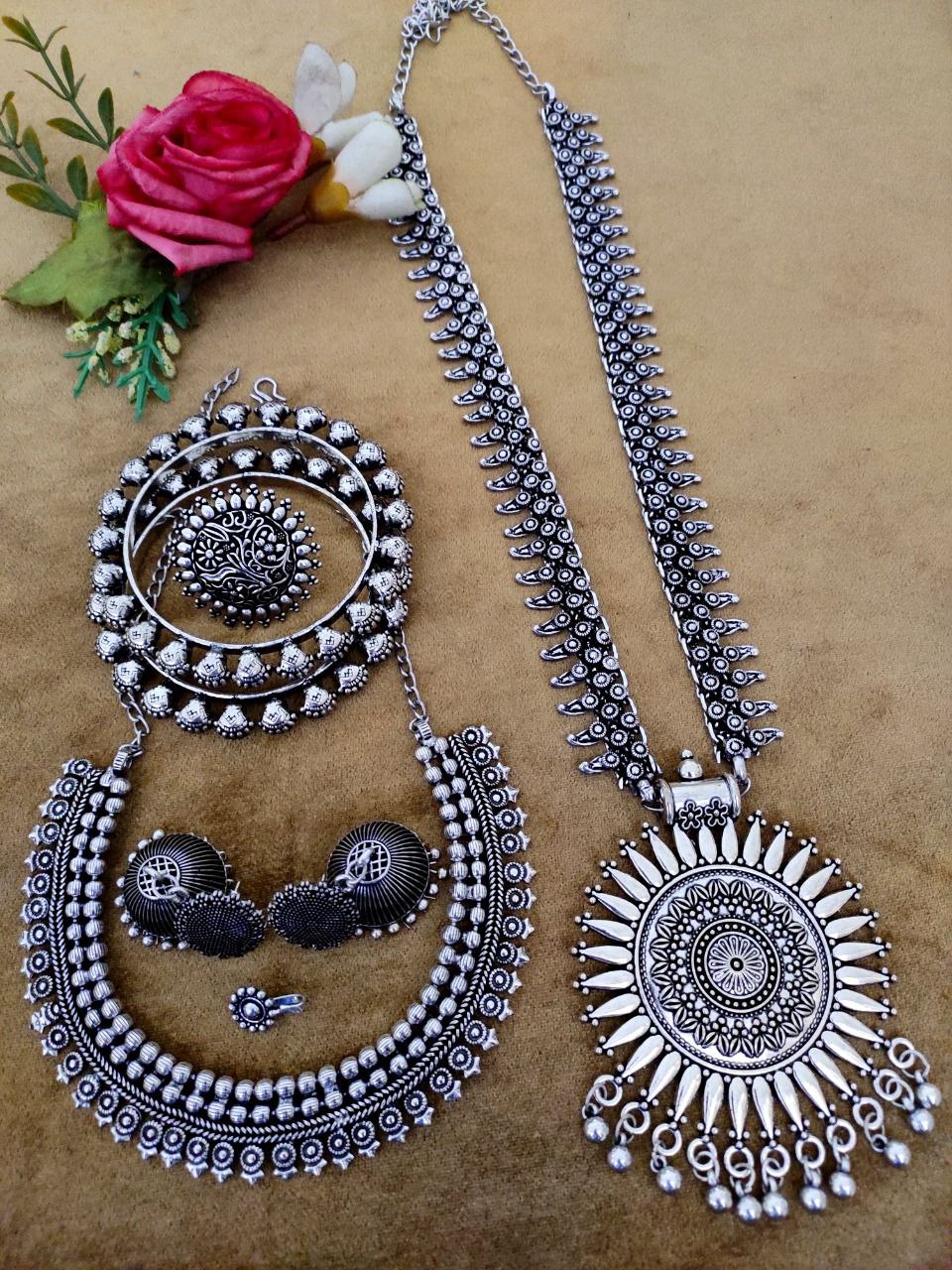 Necklace Set