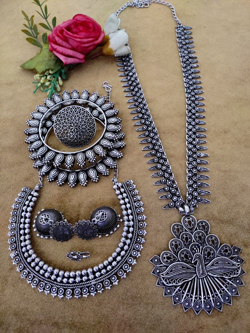 Necklace Set