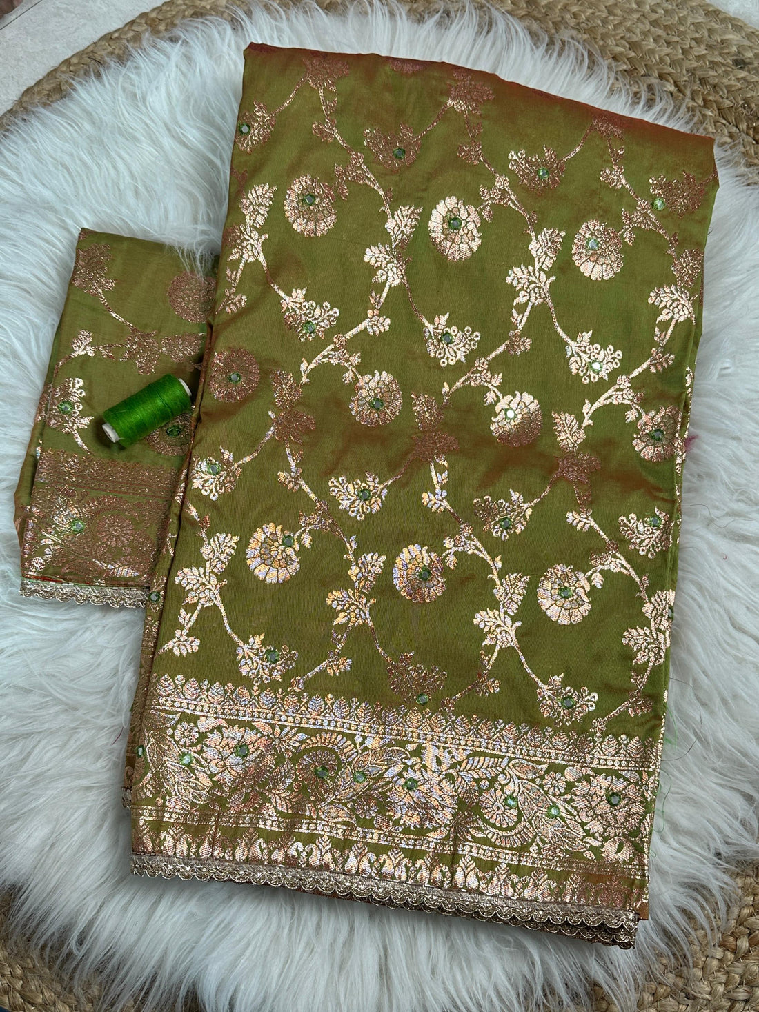 Mehendi Pure Soft Silk Banarasi Saree Banarasi Saree Anant Tex Exports Pvt.Ltd..