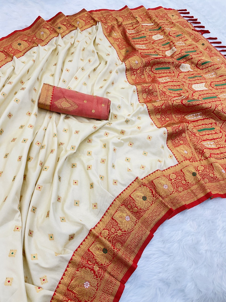 Cream White Pure Soft Silk Banarasi Saree Banarasi Saree Anant Tex Exports Pvt.Ltd..