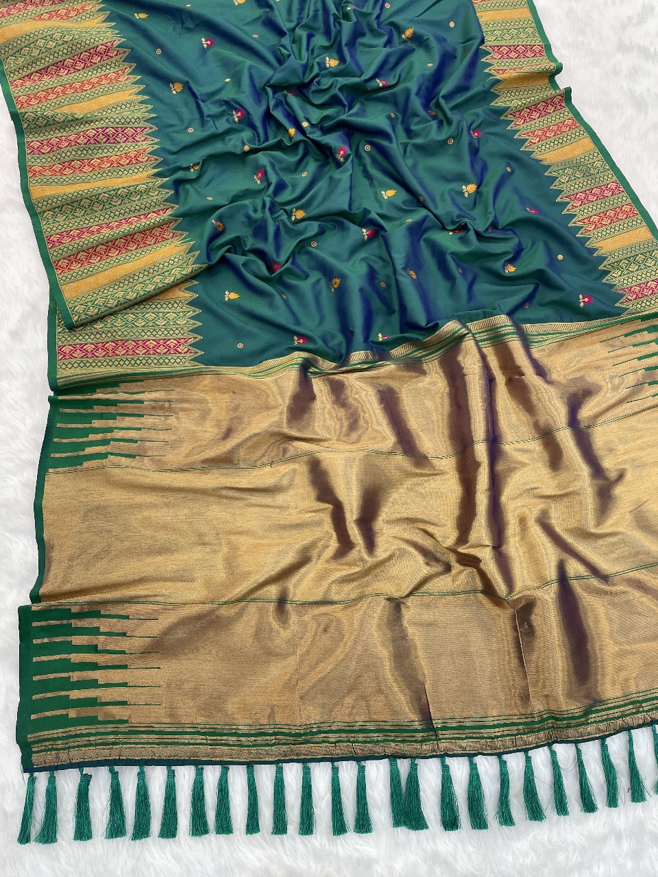 Green Soft Silk Meenakari Zari Woven Saree Banarasi Saree Anant Tex Exports Pvt.Ltd..