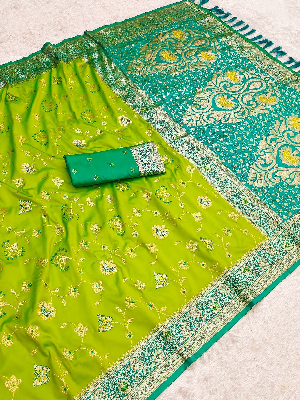 Pista Green Banarasi Jaal Zari Woven Silk Banarasi Saree Banarasi Silk Saree Anant Tex Exports Pvt.Ltd..