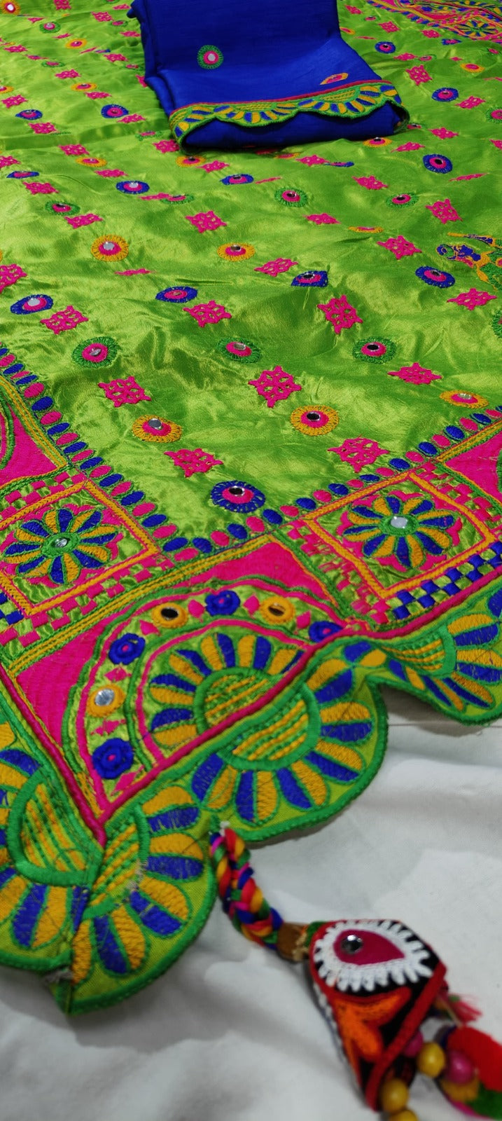 Green Pure Silk Gamthi Work Real Diamond Patola Saree