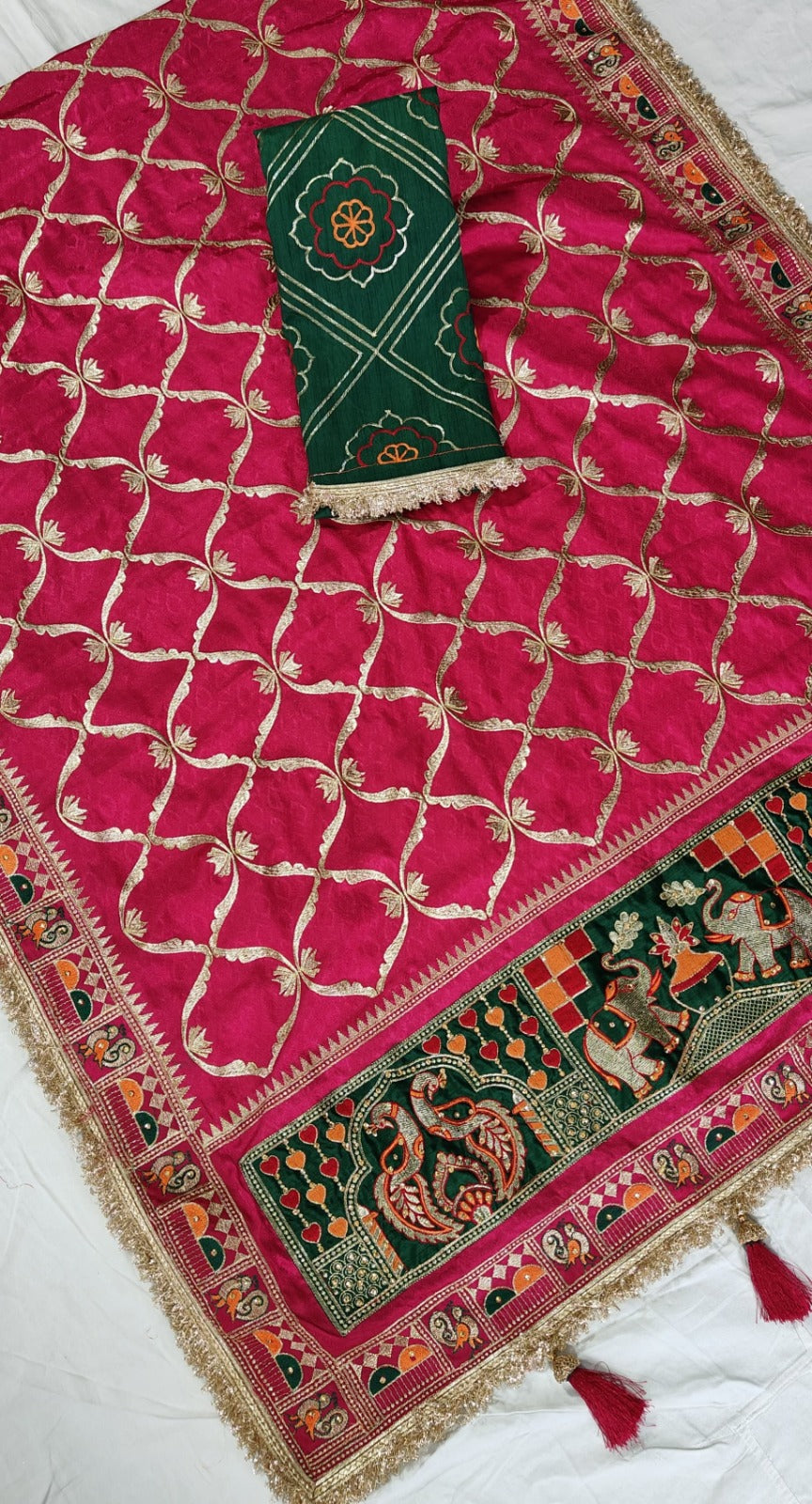 Red Pure Jacquard Soft Silk Traditional Bandhani Saree Panetar Saree Anant Tex Exports Pvt.Ltd..