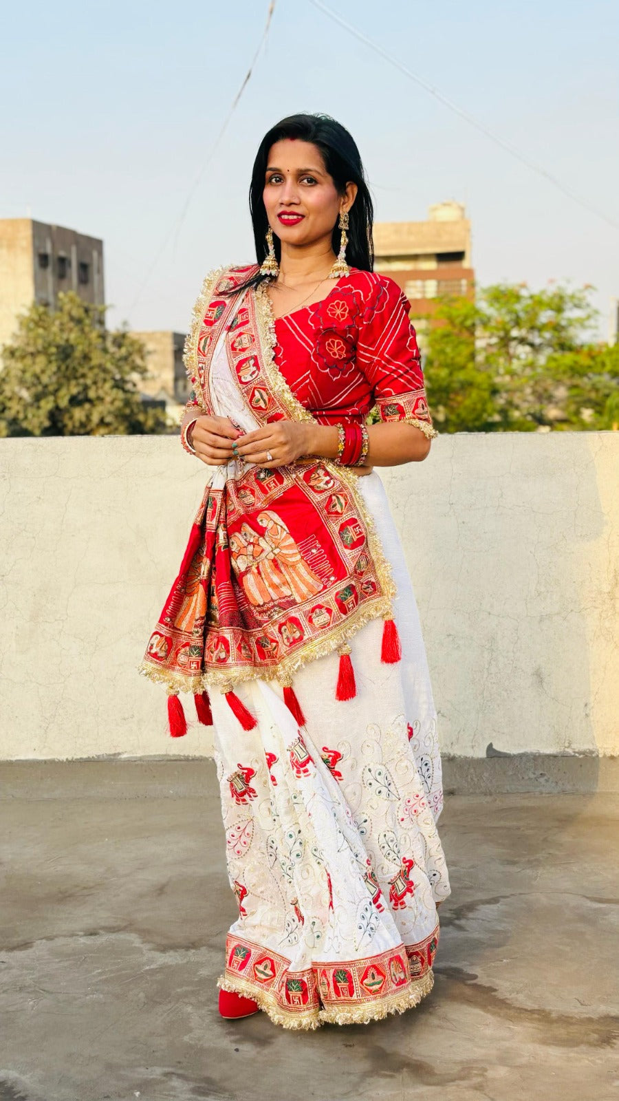 White Pure Heavy Vichitra Silk Bandhani Gharchola Chex Panetar Saree