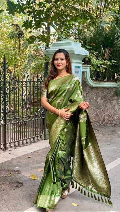Mehendi Green Banarasi Jaal Soft Silk Zari Woven Saree Kanjivaram Saree Anant Tex Exports Pvt.Ltd..