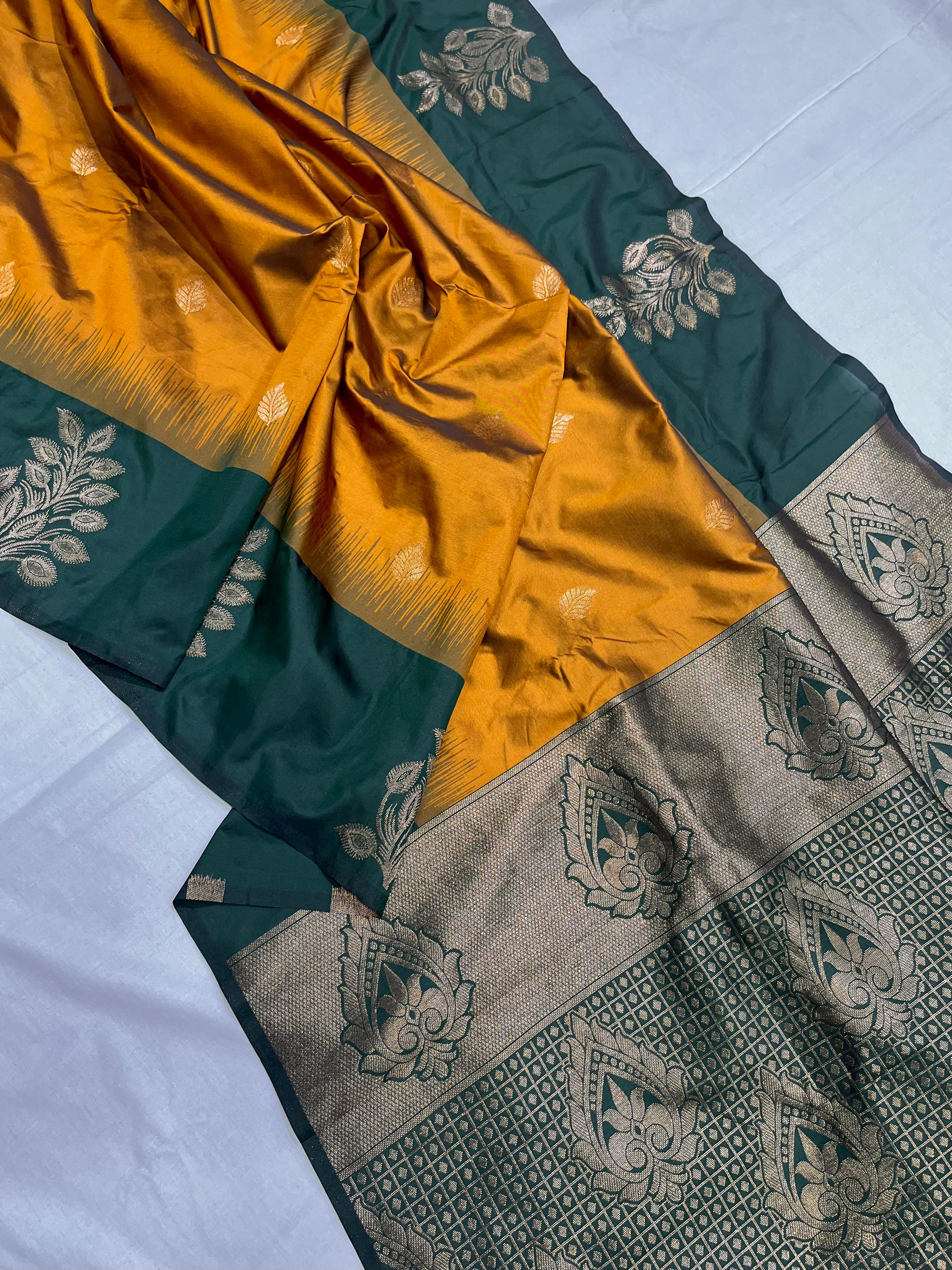 Gold Soft Silk Floral Border Contrast Zari Soft Silk Saree