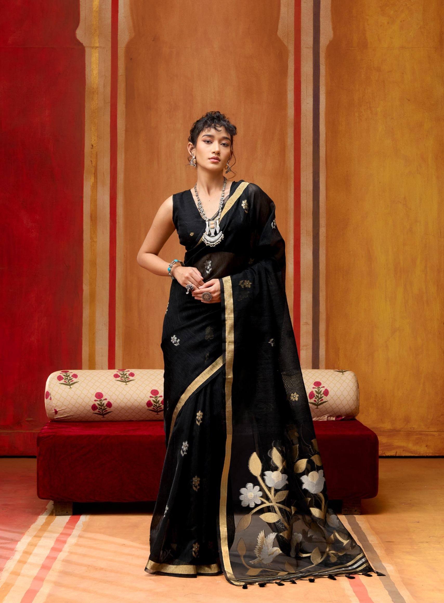 Black Pure Soft Munga Silk Handloom Weaving Saree 