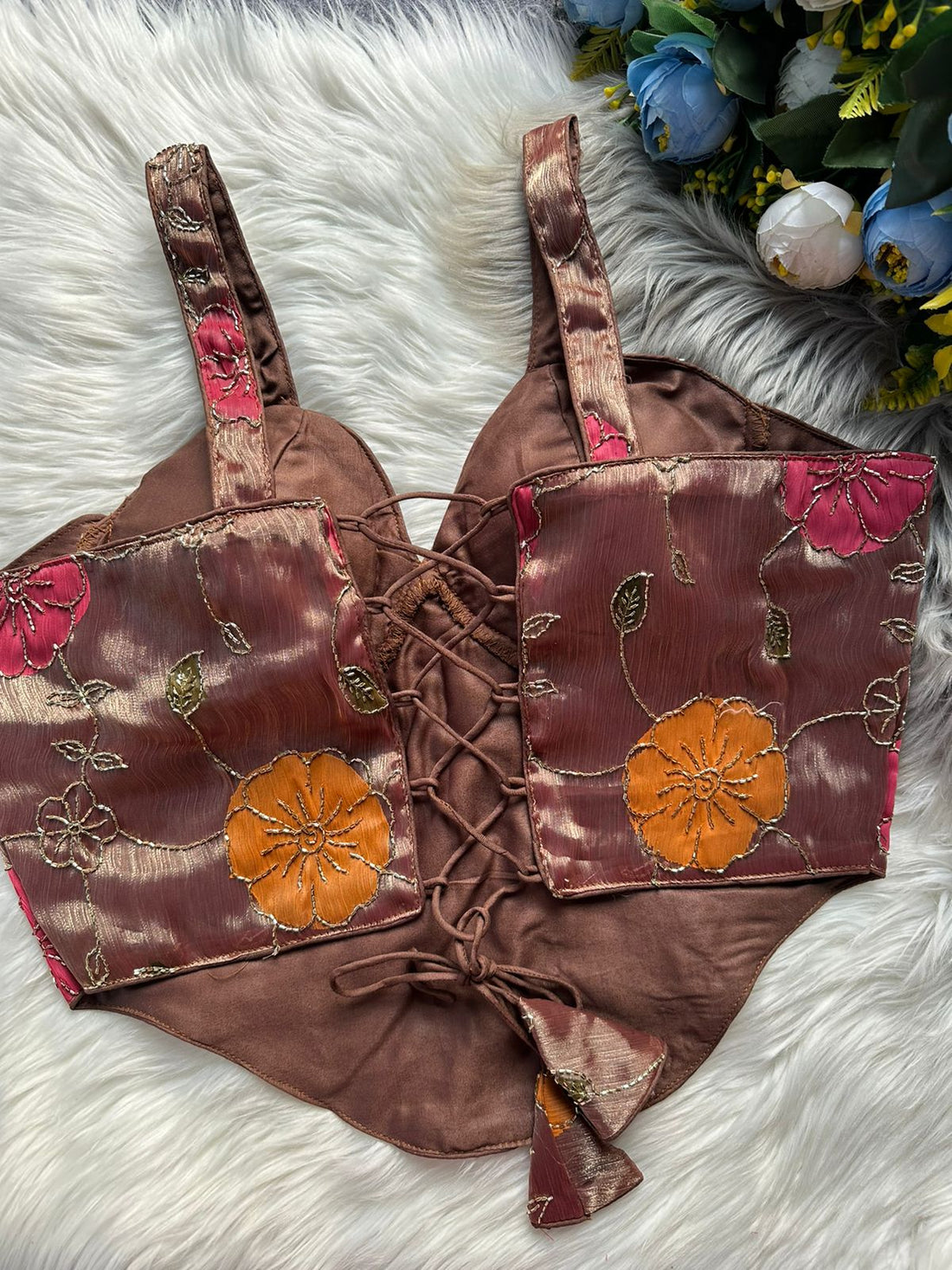 Brown Spaghetti Heavy Position Print SleevesLess Blouse 
