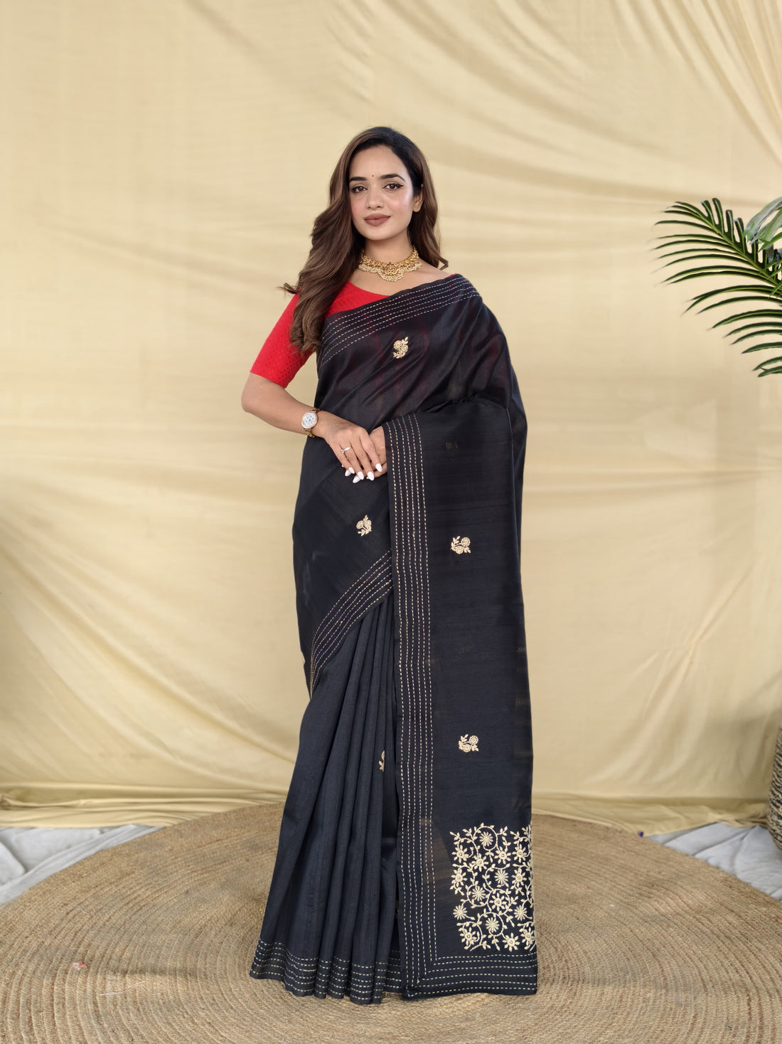 Black Pure Matka Silk Floral Butti Embroidery Silk Saree 