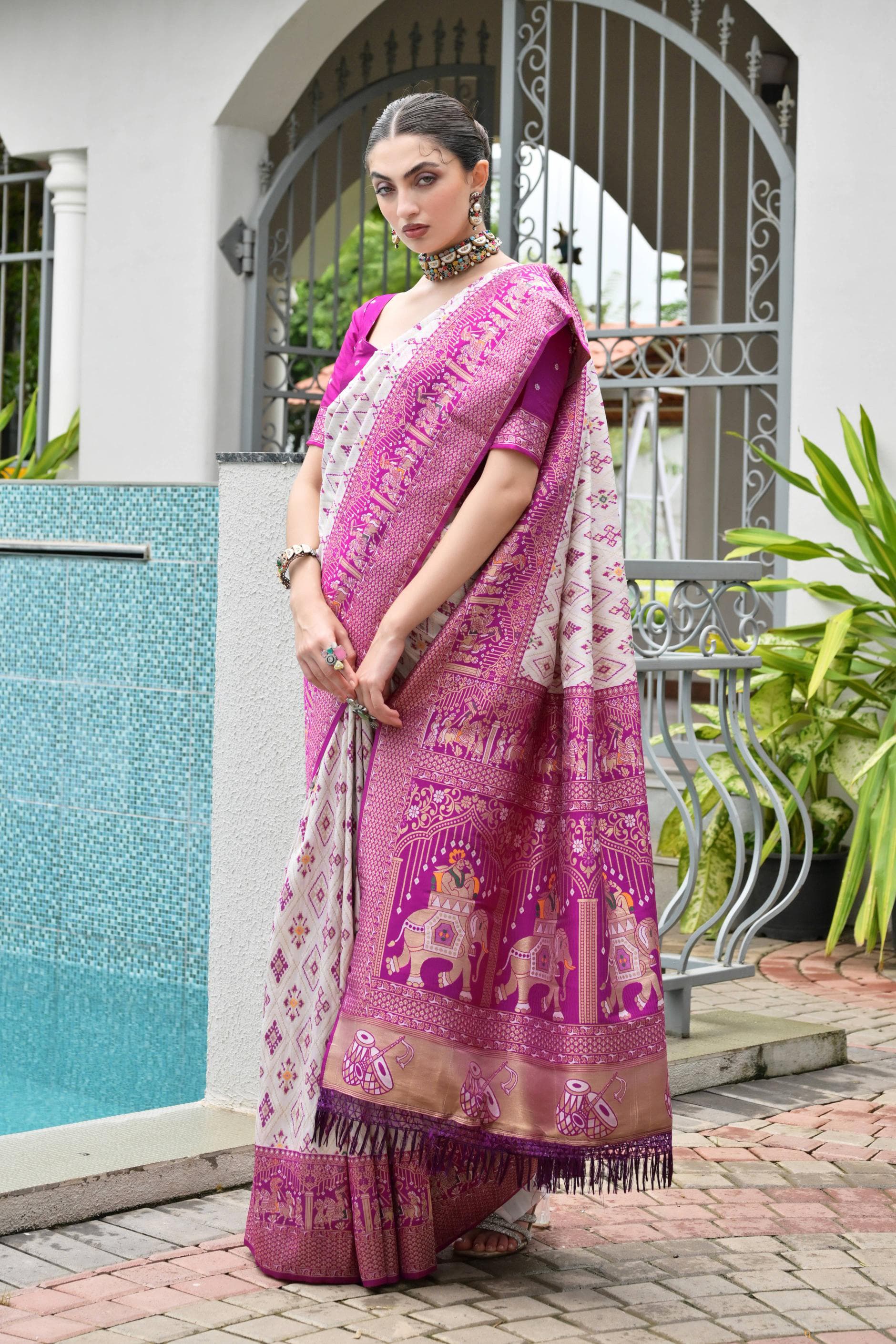 Magenta Pure Soft Banarasi Silk Patola Zari Woven Saree