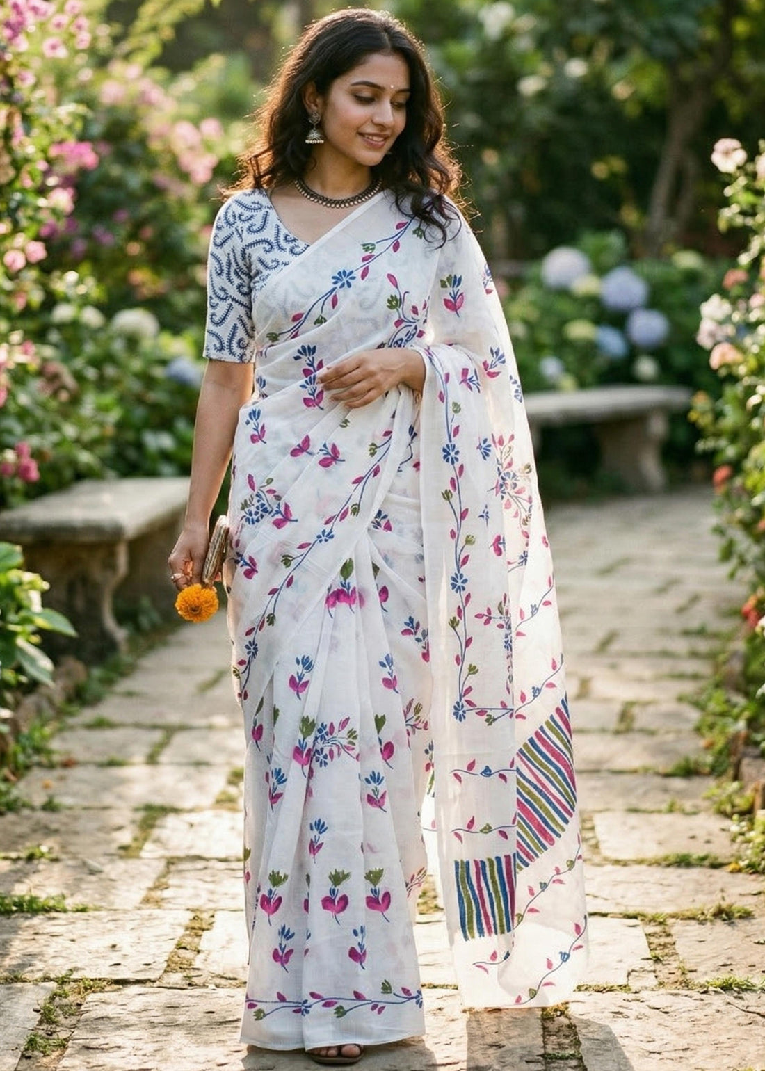 White Pure Soft Mulmul Cotton Floral Print Cotton Saree 