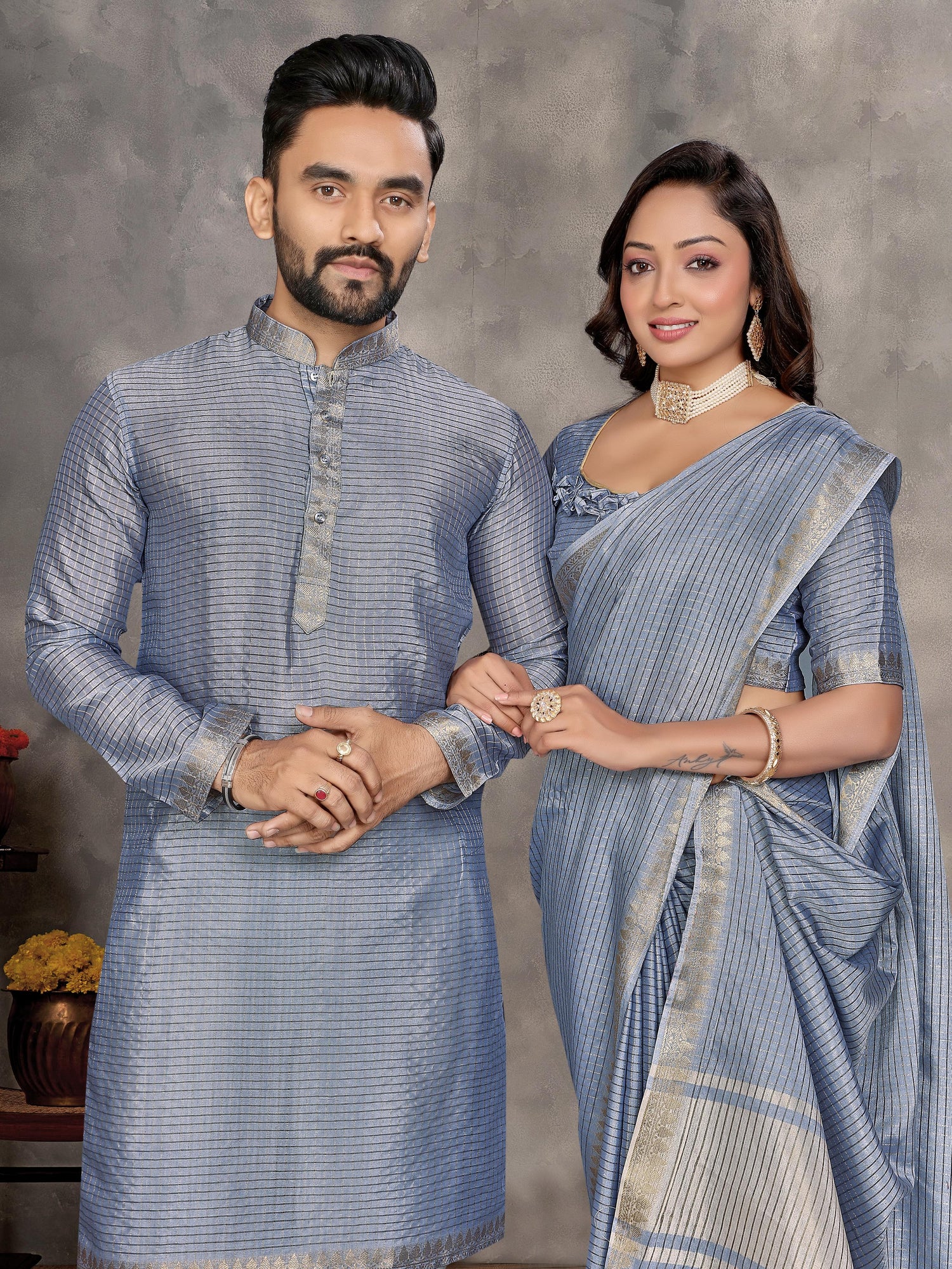 Blue Pure Jari Checks Silk Saree With Kurta Pajama Matching Couple Combo Set