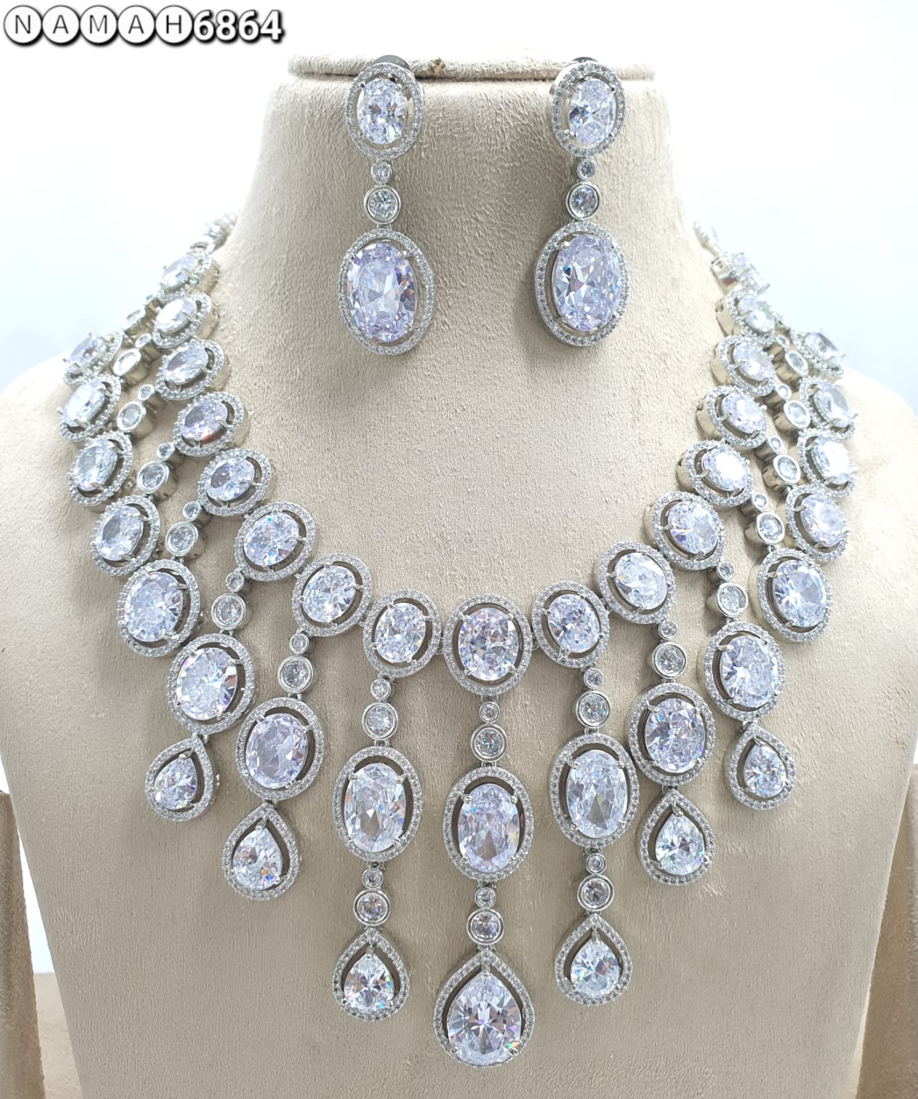 White American Diamond Necklace Set