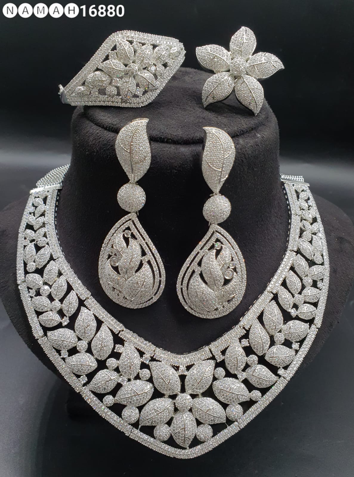 White American Diamond Necklace Set