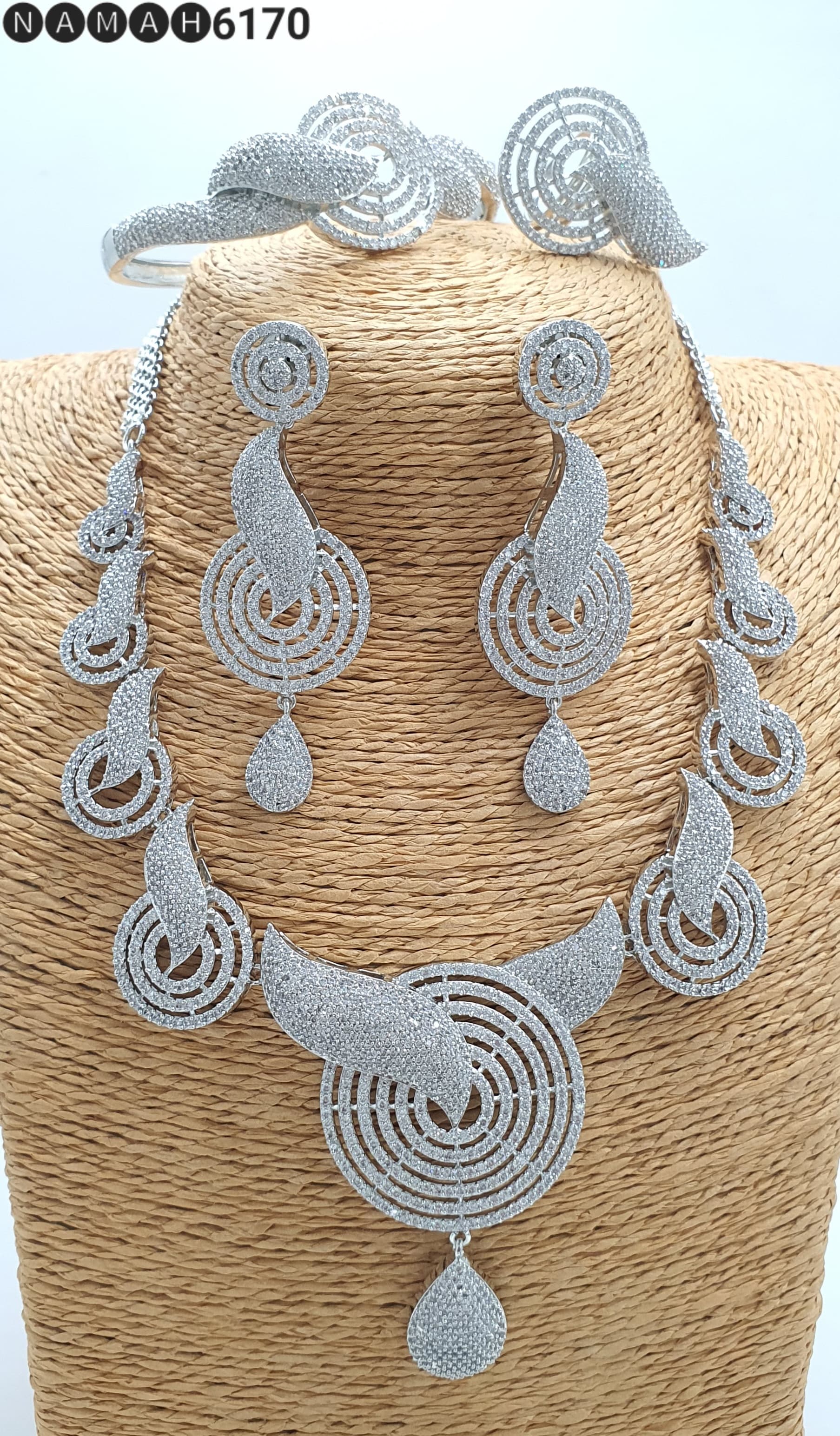 White American Diamond Necklace Set
