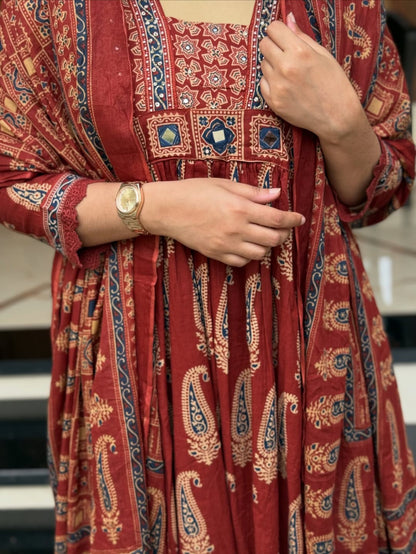 Red Pure 60x60 Jaipuri Cotton Bagru Print Kurti Pant Dupatta Set 
