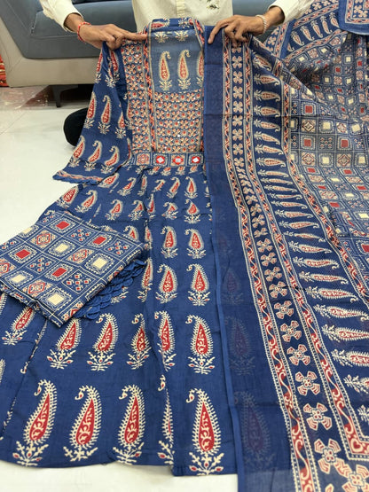 Blue Pure 60x60 Jaipuri Cotton Bagru Print Kurti Pant Dupatta Set 
