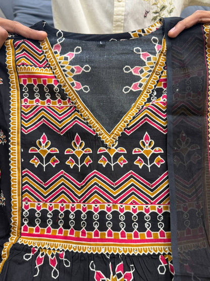 Black Pure Cotton 60x60 Kurti Pant Dupatta Set 