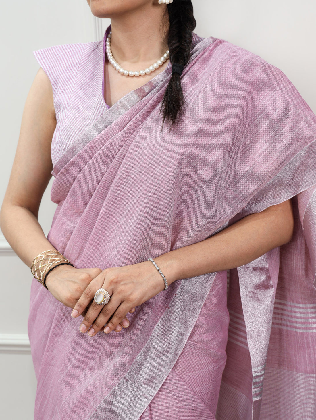 Lavender Pure Linen Adorned with an Elegant Zari border Linen Saree