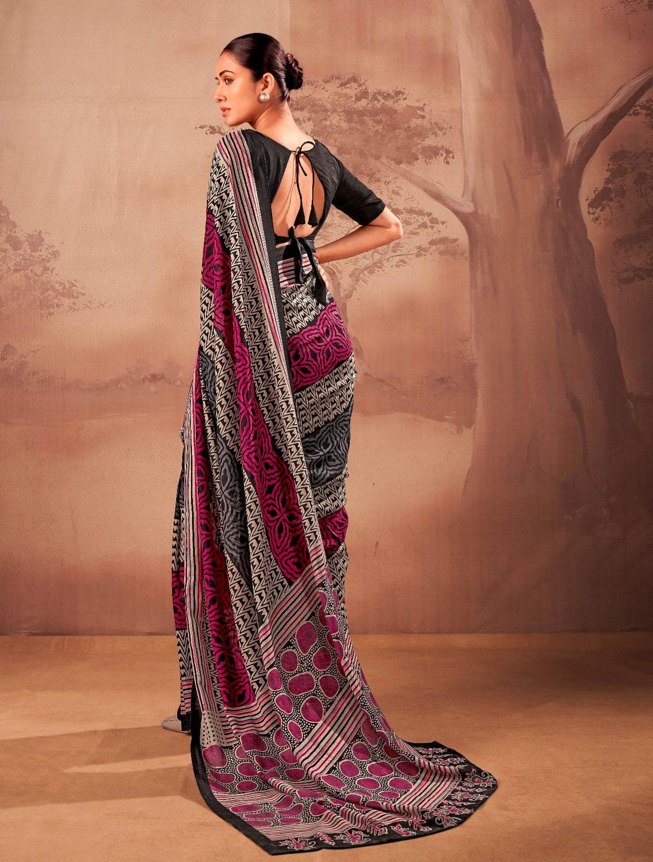 Black Soft Poly Mal Mal Cotton Floral Printed Cotton Saree