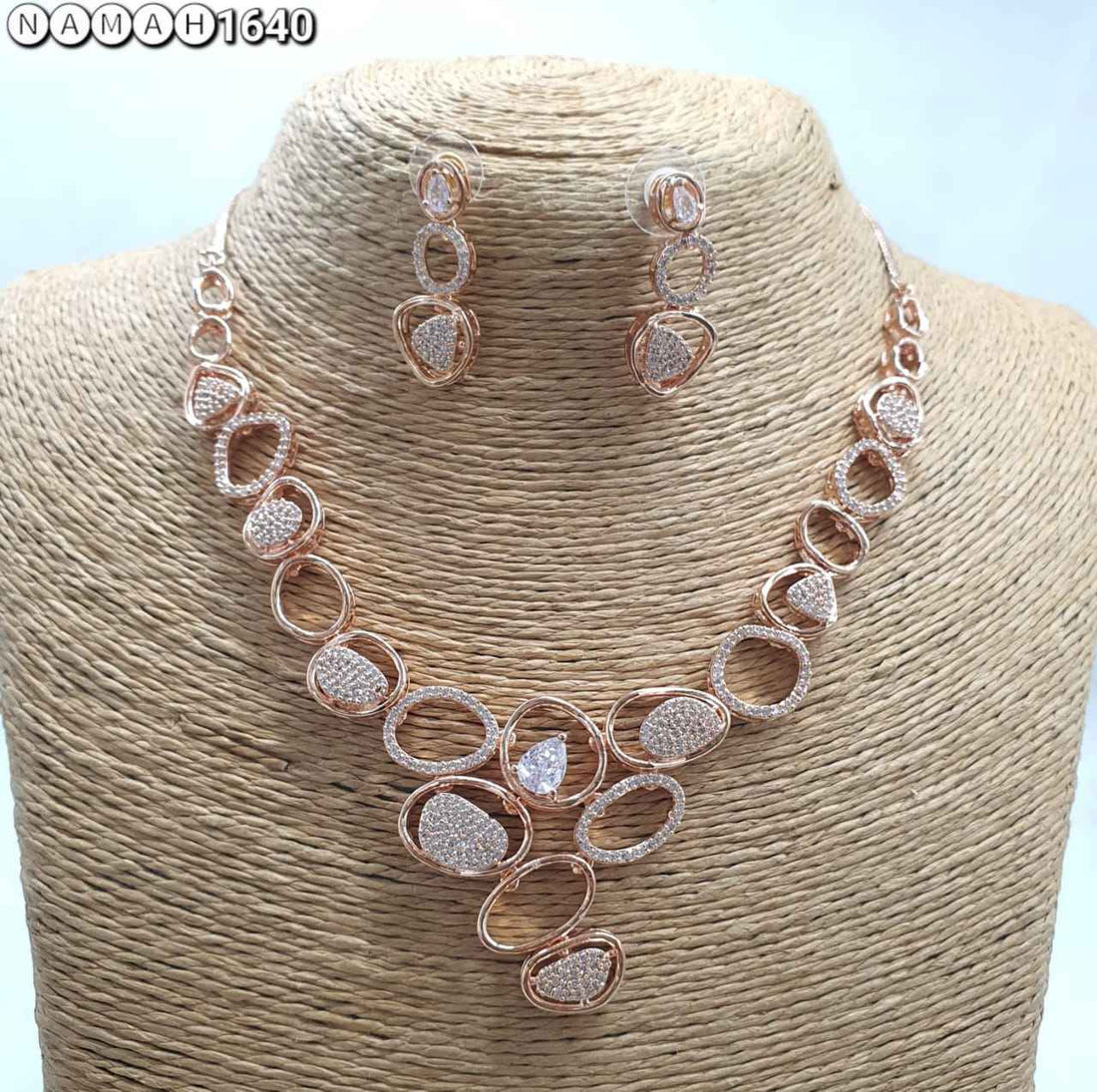 White American Copper Diamond Necklace Set