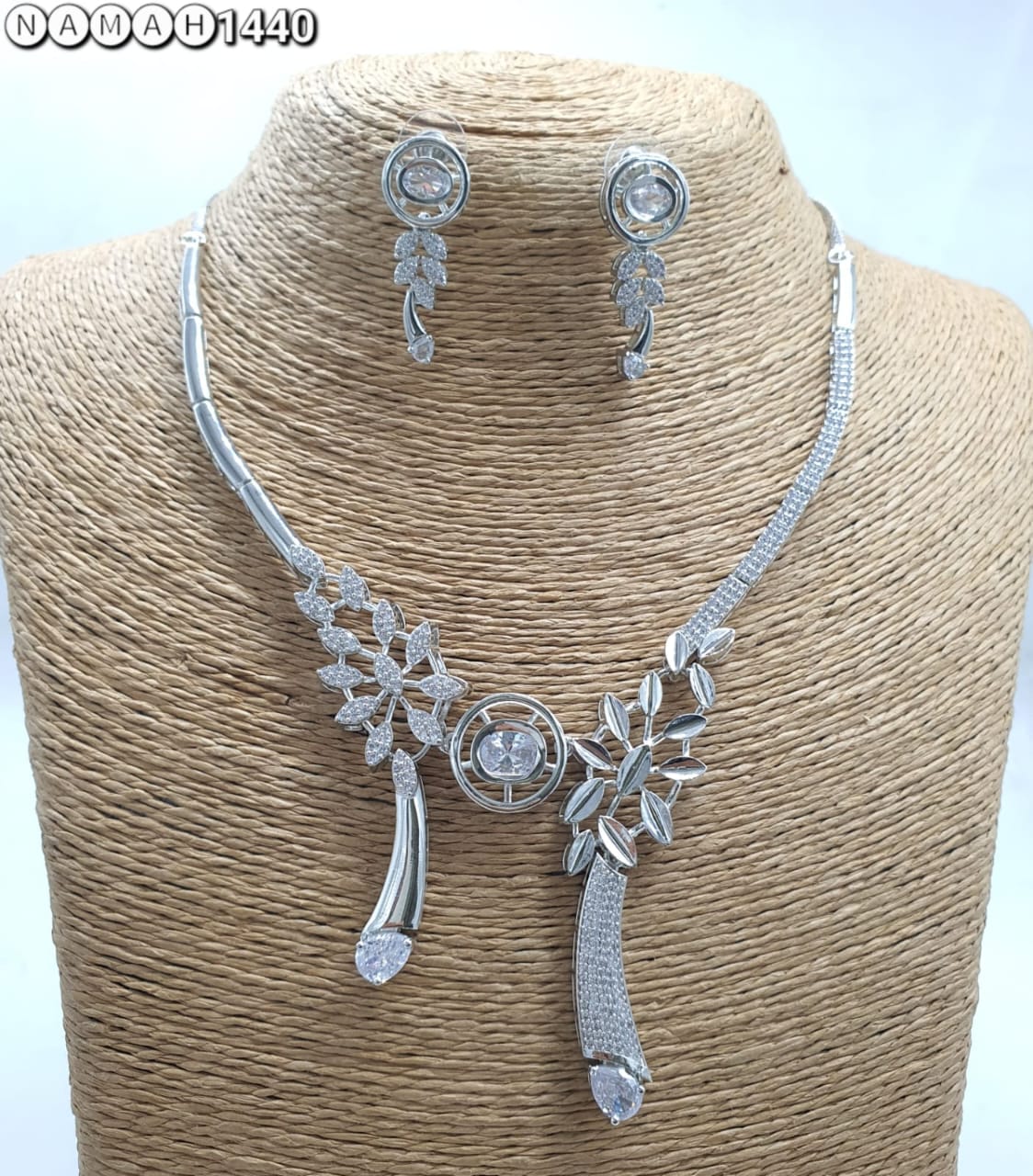 White American Diamond Necklace Set