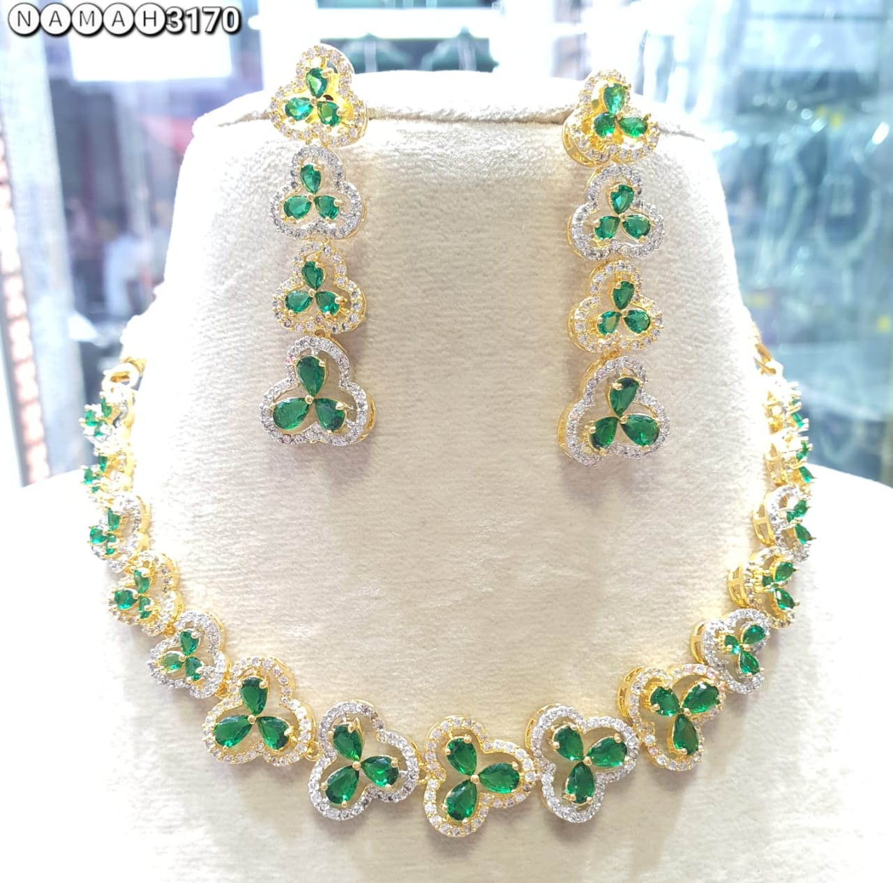 Green American Gold Diamond Necklace Set