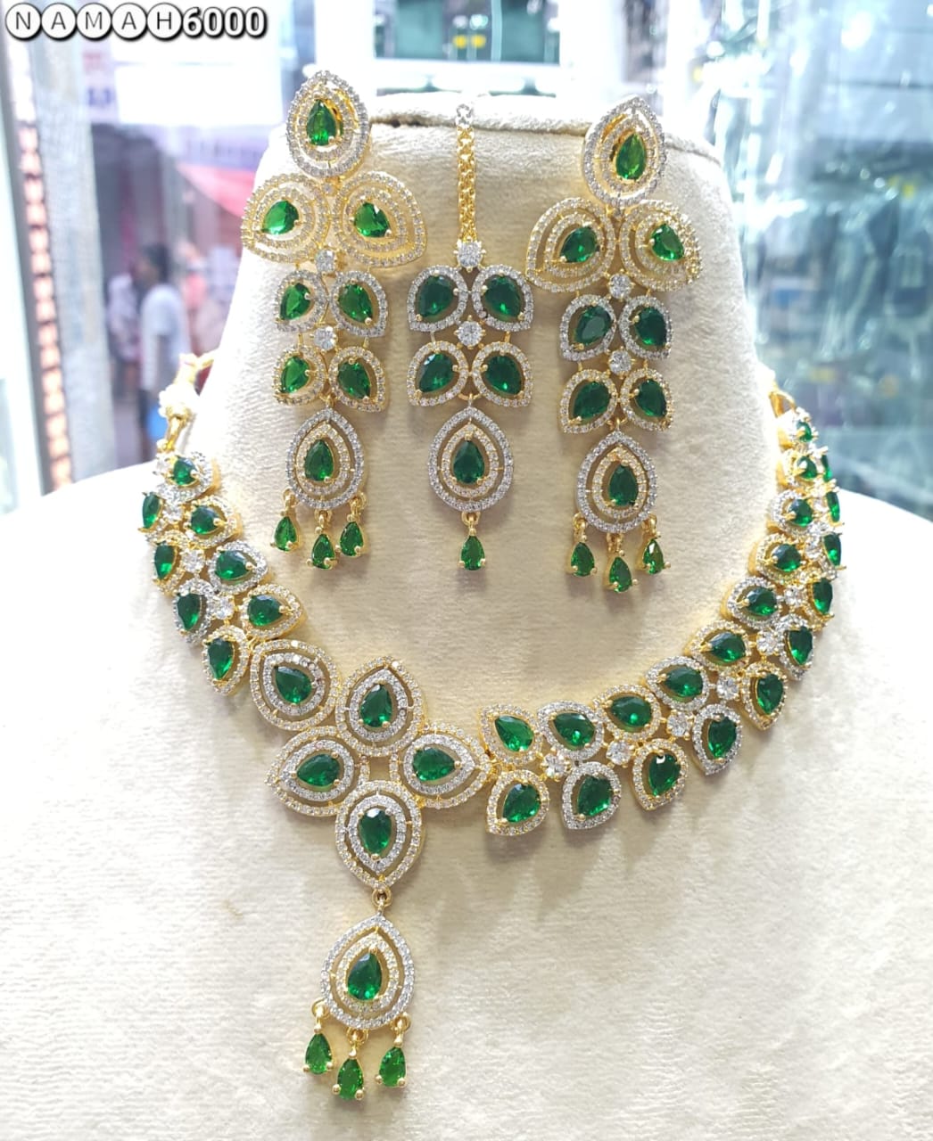 Green American Gold Diamond Necklace Set