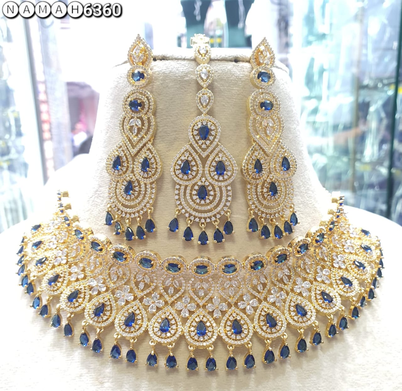 Blue American Gold Diamond Necklace Set