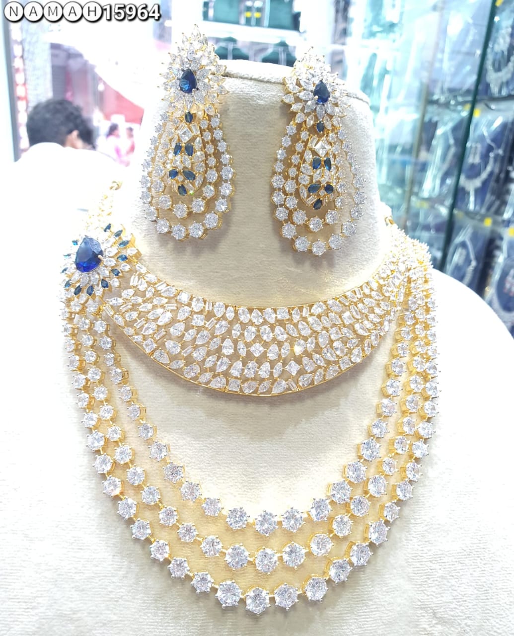 White American Gold Diamond Necklace Set