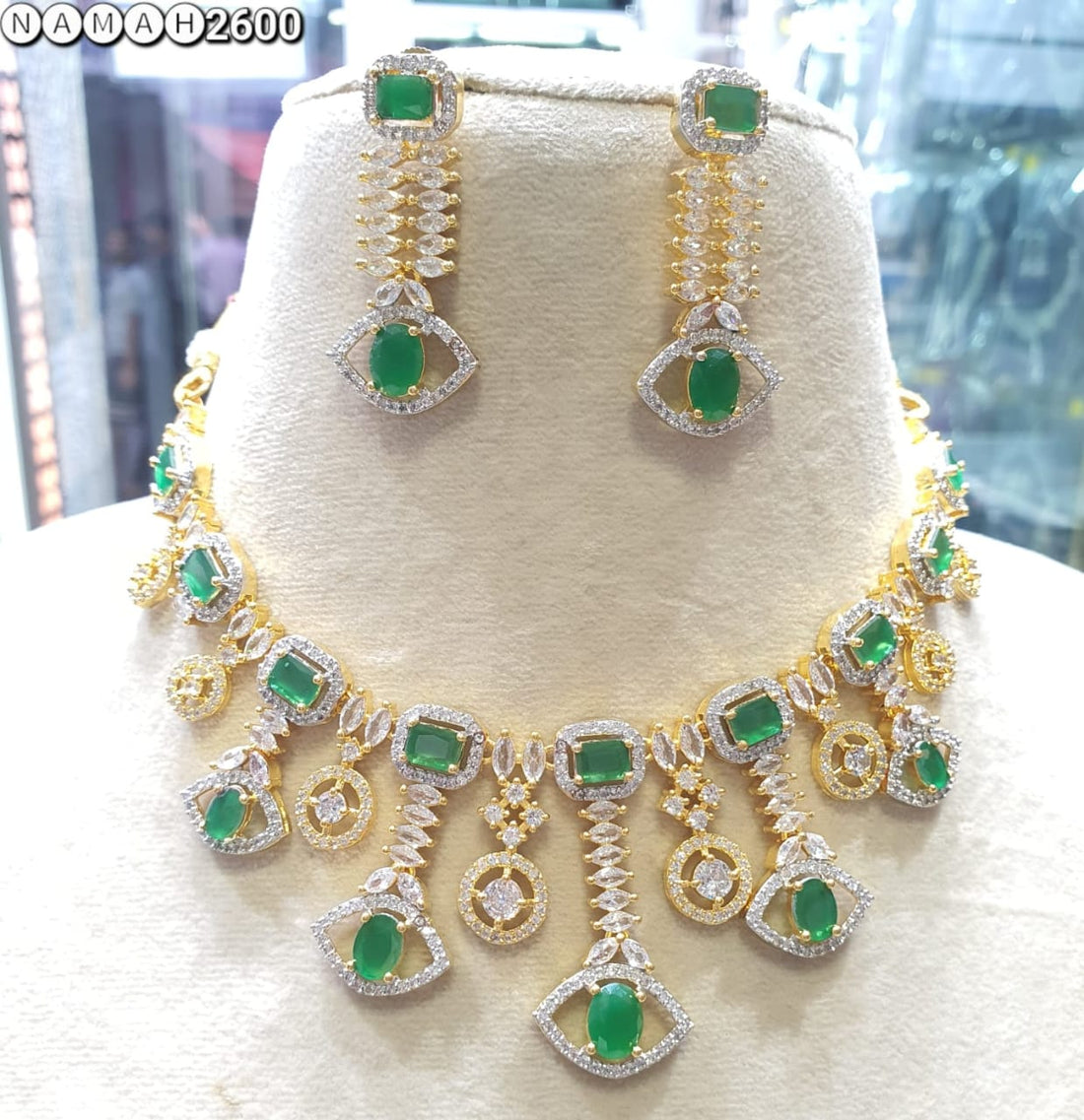 Green American Gold Diamond Necklace Set