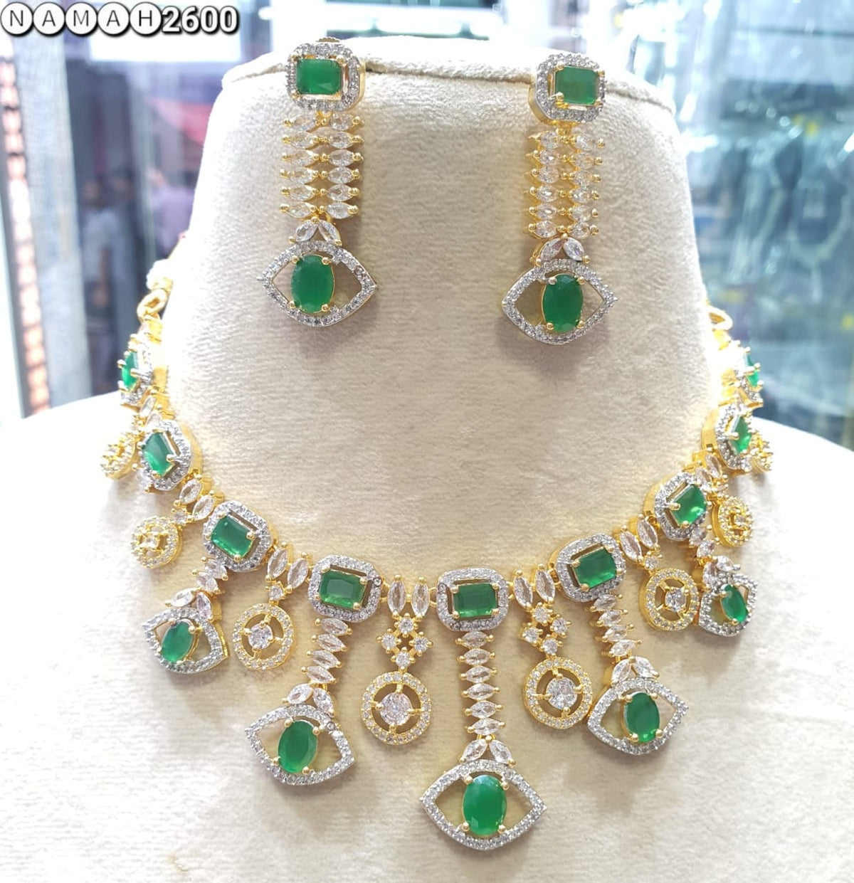 Green American Gold Diamond Necklace Set