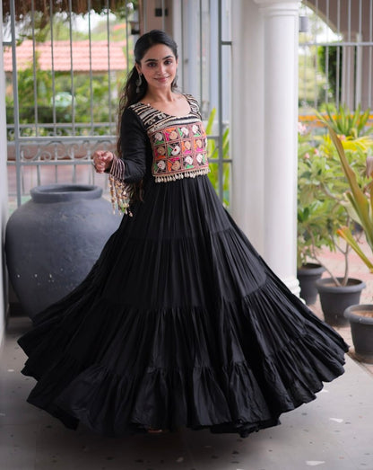 Black Pure Reyon Kutchi Gamthi Thread Embroidery Mirror Work Navratri Lehenga Choli