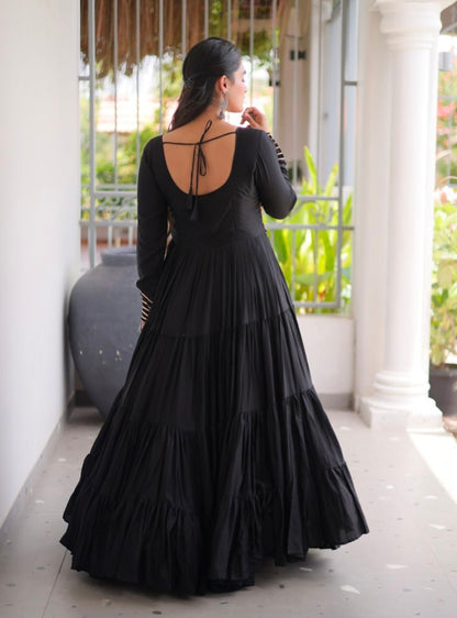 Black Pure Reyon Kutchi Gamthi Thread Embroidery Mirror Work Navratri Lehenga Choli