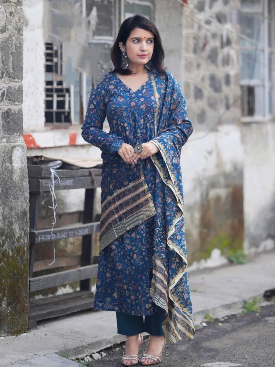 Morepeach Pure Soft Reyon Cotton Blend Print Salwar Suit