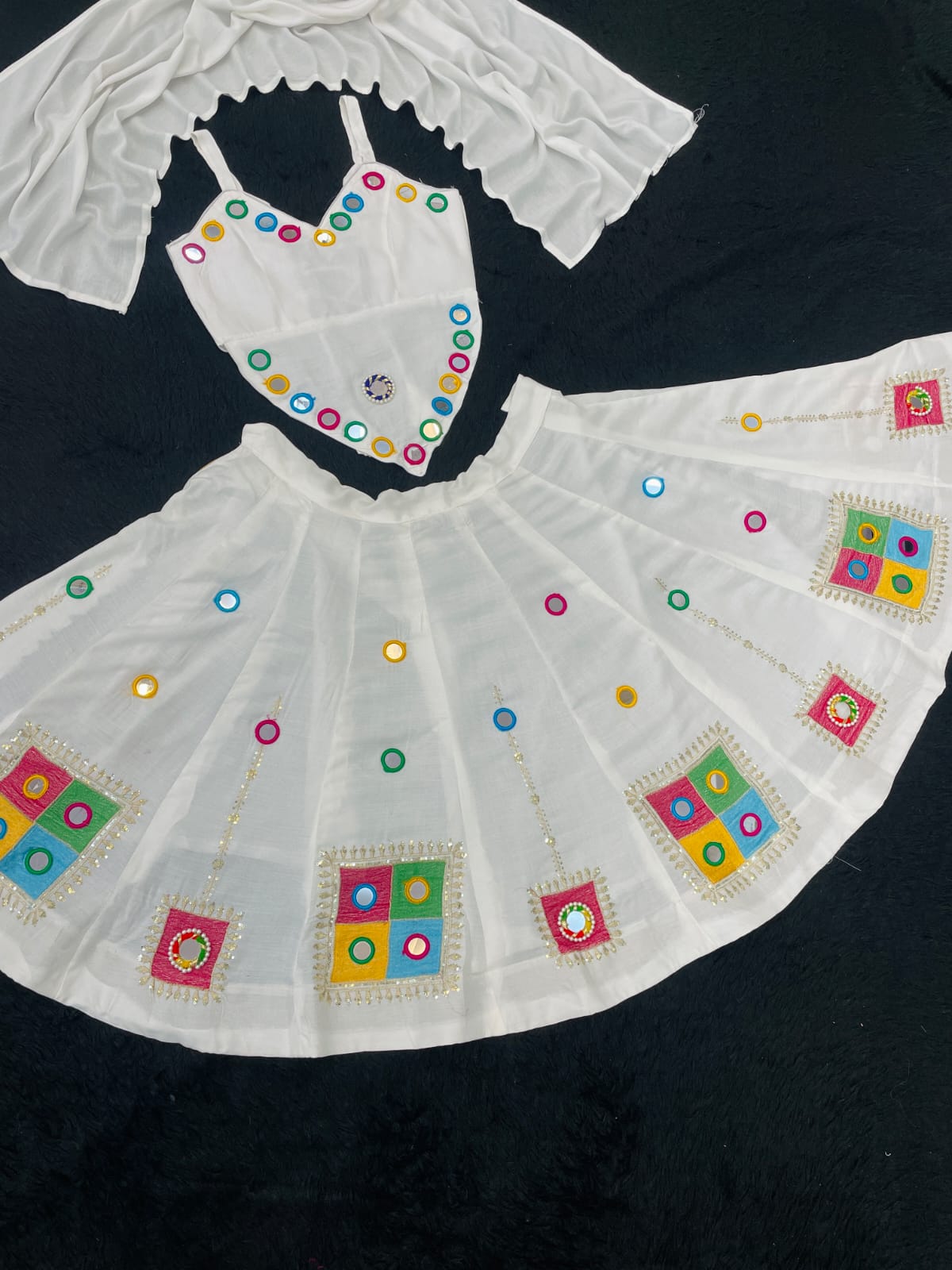 White Pure Reyon Cotton Embroidery Thread &amp; Mirror Work Kid&