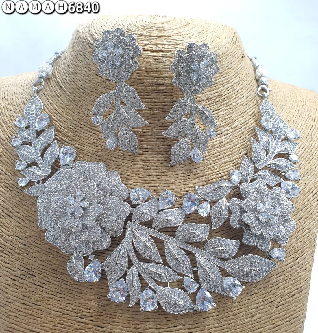 White American Diamond Necklace Jewellery Set