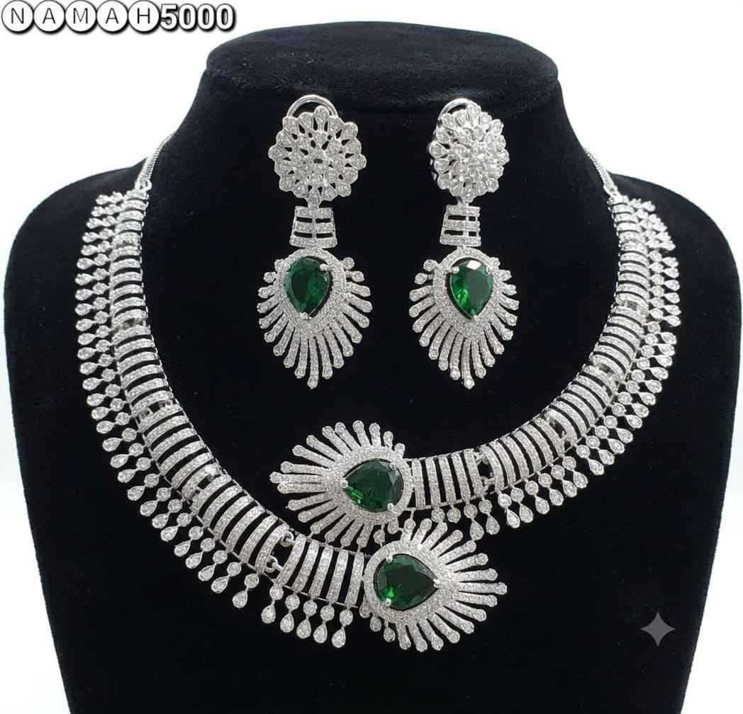 White American Diamond Necklace Jewellery Set