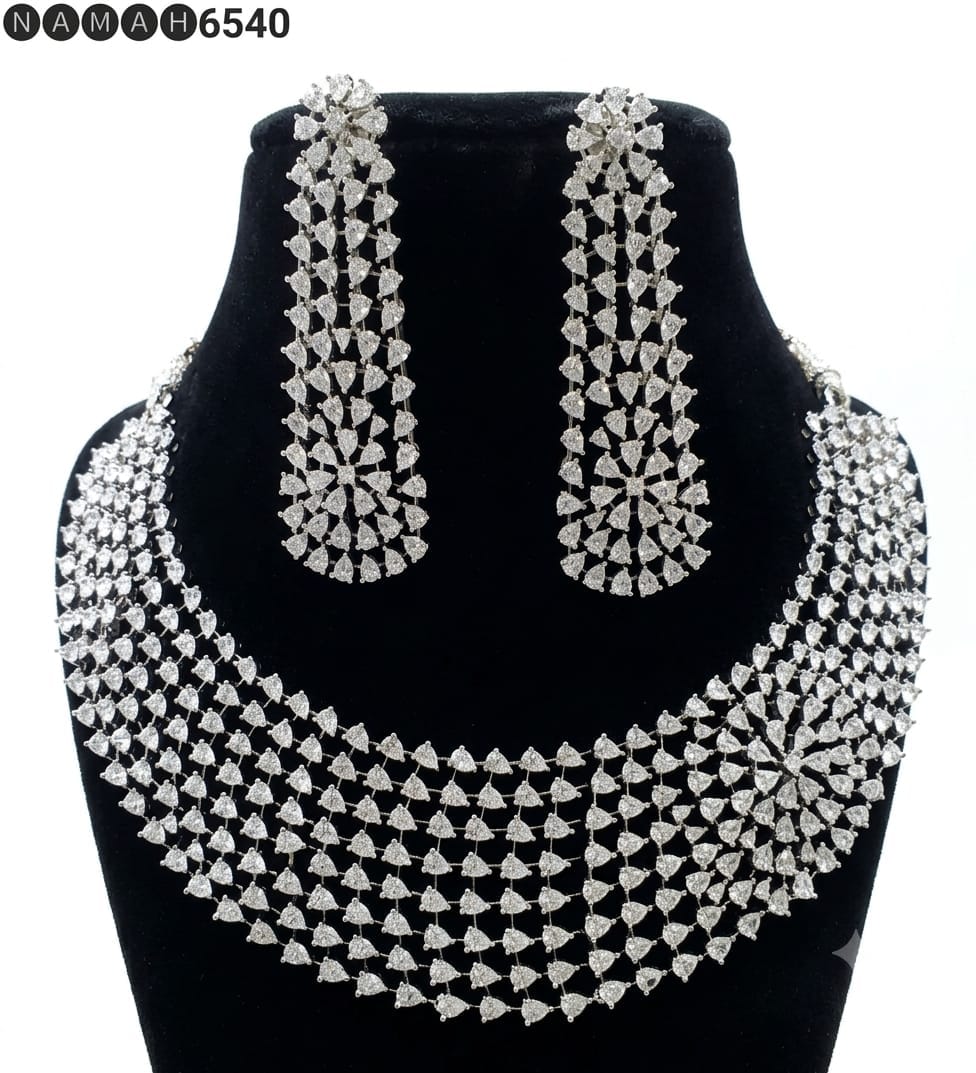 White American Diamond Design Necklace Jewellery Set