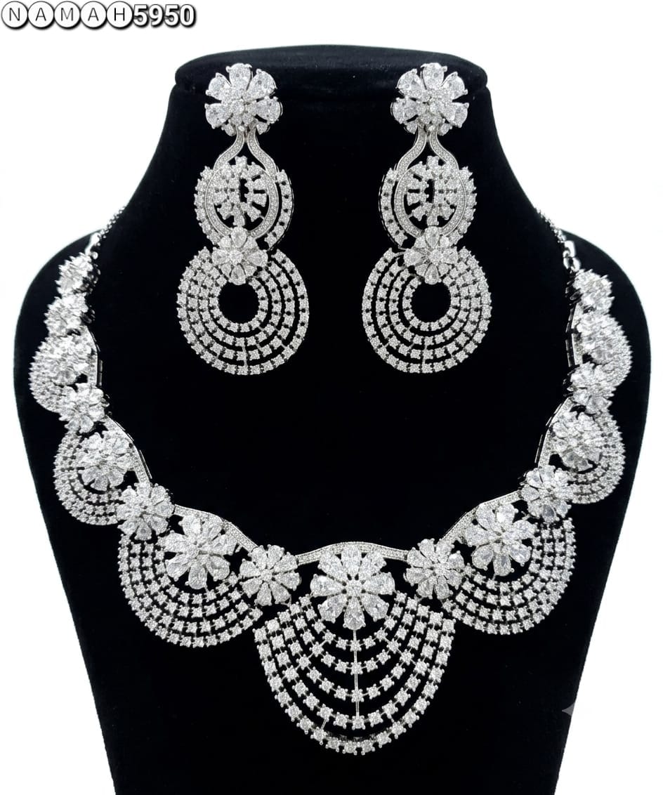 White American Diamond Design Necklace Jewellery Set
