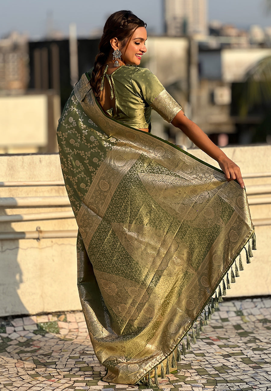 Green Banarasi Satin Silk Zari Banarasi Saree Panetar Saree Anant Tex Exports Pvt.Ltd..