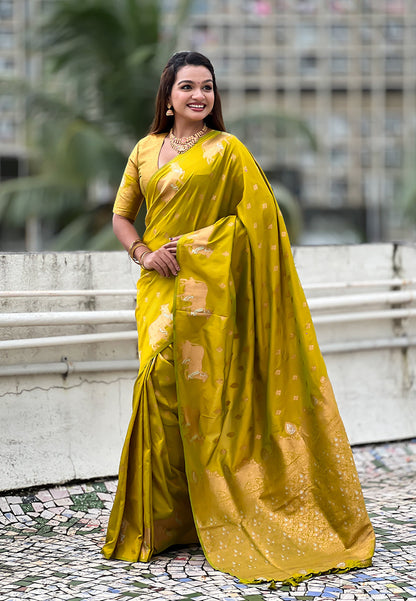 Mehendi Green Pure Soft Silk Dual Zari with Nandi Border Saree 