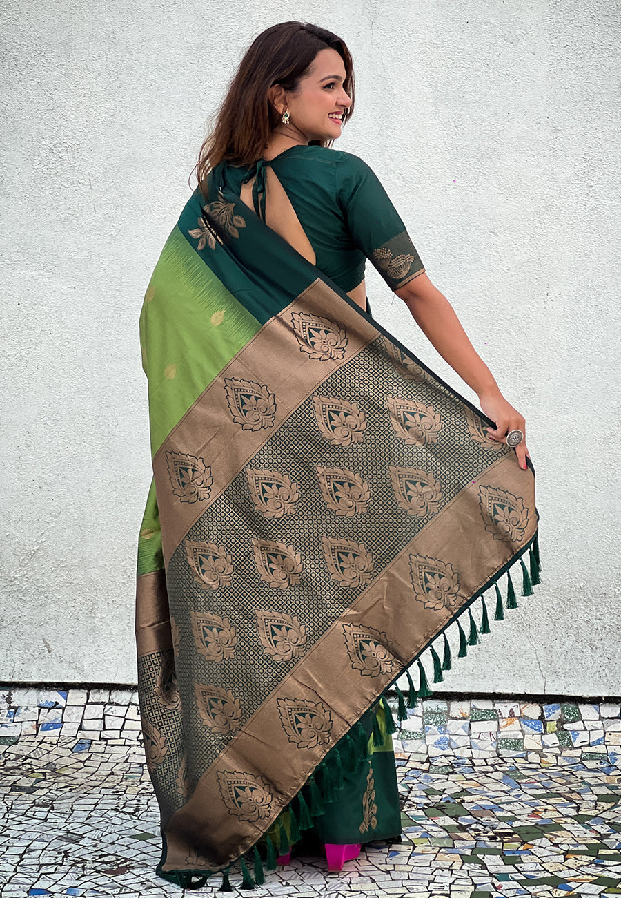 Green Soft Silk Floral Border Contrast Zari Soft Silk Saree