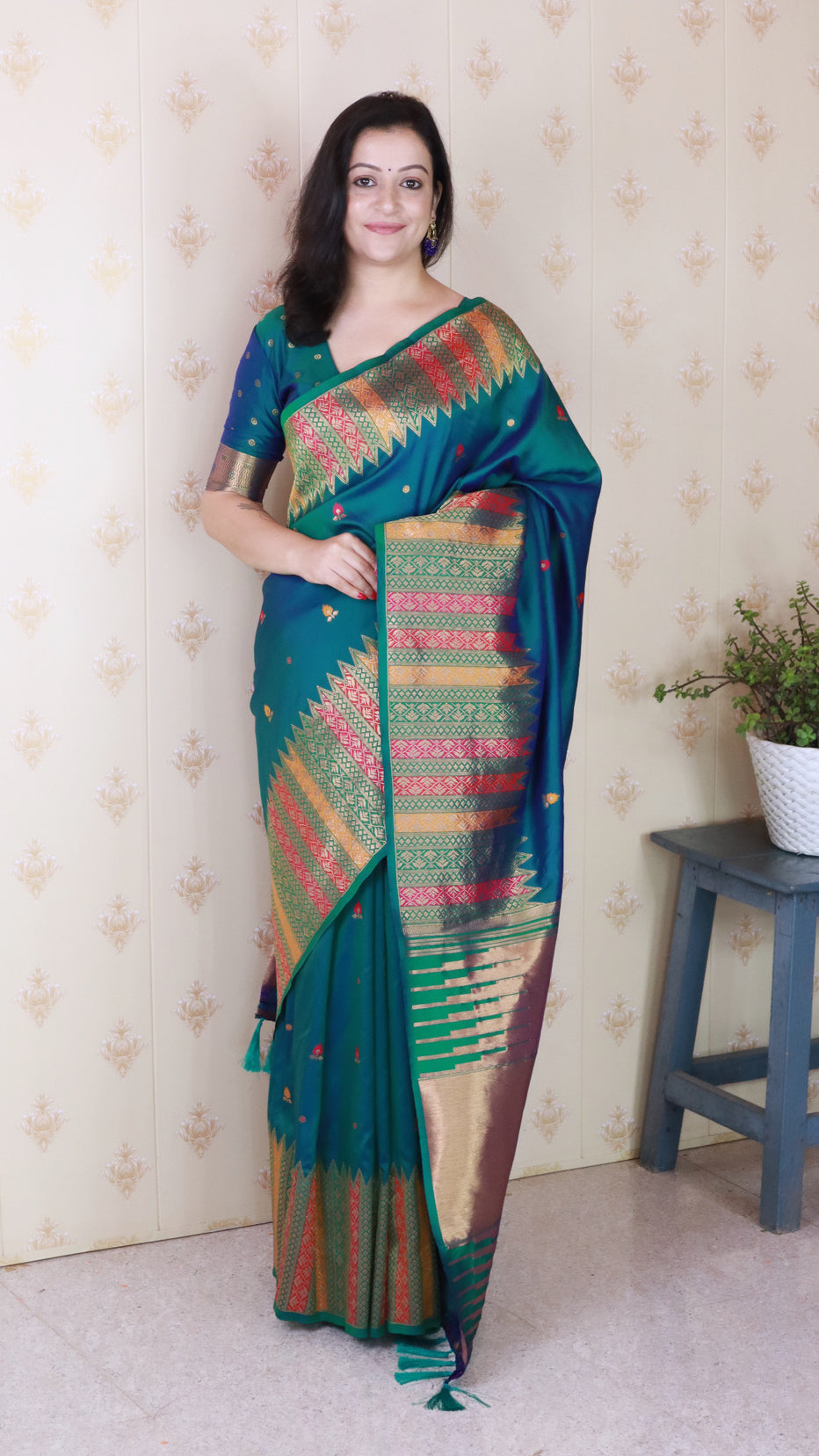 Green Soft Silk Meenakari Zari Woven Saree Banarasi Saree Anant Tex Exports Pvt.Ltd..